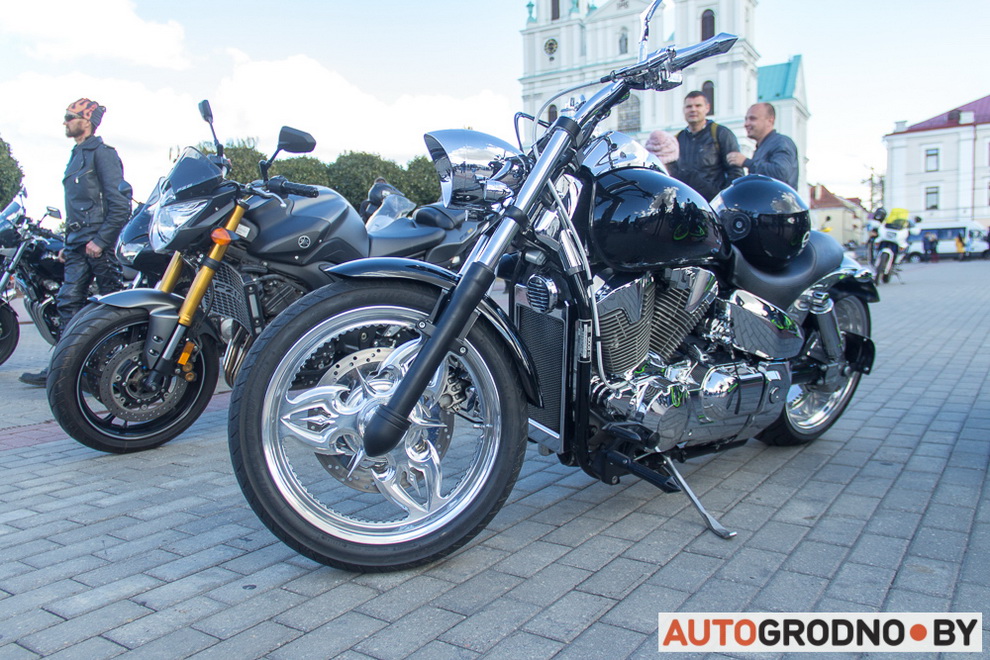 moto-sezon-2018-close-08.jpg