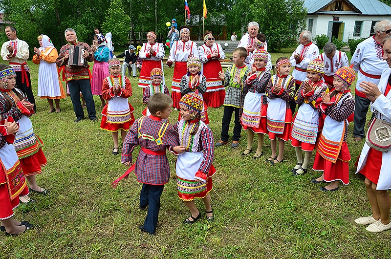 Фольклорный праздник Паміж намі суседзямі.jpg Фольклорный праздник Паміж намі суседзямі.jpg