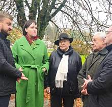 Кладбище «Секрет» благоустроят. Гродненцы обратились к депутатам с проблемой некрополя – народные избранники отреагировали быстро Кладбище «Секрет» благоустроят. Гродненцы обратились к депутатам с проблемой некрополя – народные избранники отреагировали быстро