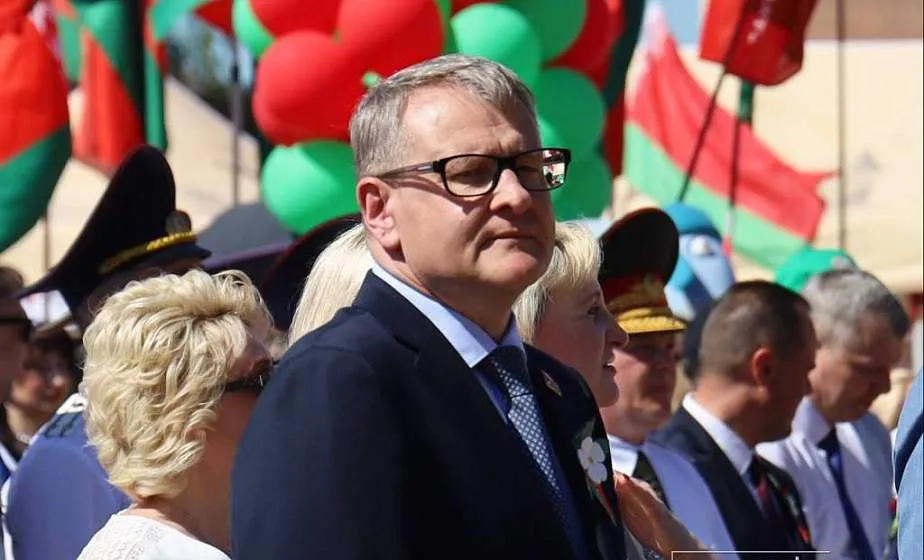 Основой нашего поступательного движения к новым высотам служит героизм наших предков