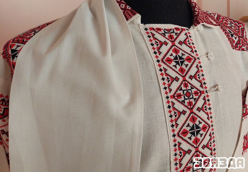 Узоры народнага мастацтва захоўваюць на традыцыйных строях Карэліцкага раёна Узоры народнага мастацтва захоўваюць на традыцыйных строях Карэліцкага раёна