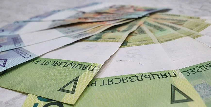 В Ошмянском районе тамада украл у молодоженов 400 рублей