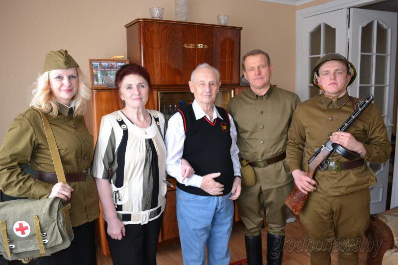 Сотрудники прокуратуры Гродненской области поздравлили ветеранов ВОВ