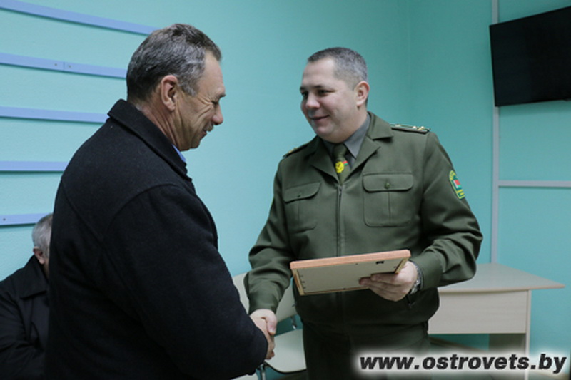 В Островце обсудили вопросы пограничной безопасности и поблагодарили добровольных дружинников В Островце обсудили вопросы пограничной безопасности и поблагодарили добровольных дружинников