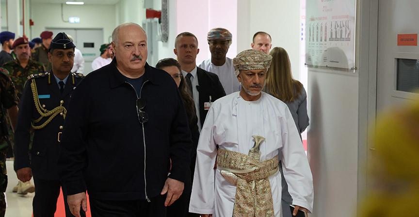 Александр Лукашенко в Омане посетил порт и СЭЗ "Сохар"