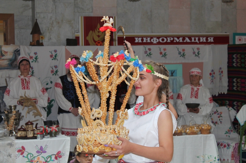 На Слонімшчыне прайшоў фестываль “Паўлаўскі каравай” На Слонімшчыне прайшоў фестываль “Паўлаўскі каравай”