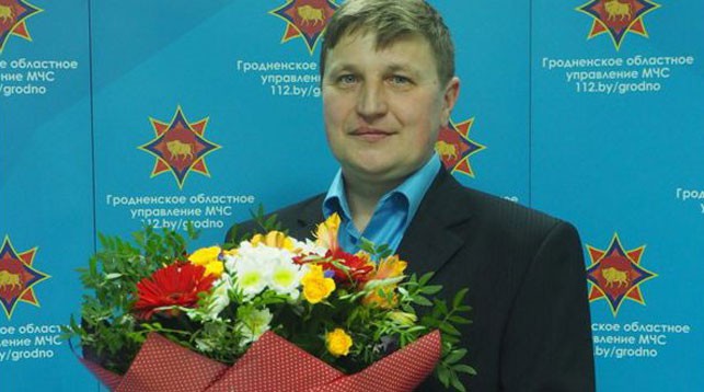 В Гродно чествовали героя, вынесшего из горящего дома трех человек В Гродно чествовали героя, вынесшего из горящего дома трех человек