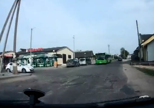 В Зарице велосипедистка выскочила под колеса машины (видео) В Зарице велосипедистка выскочила под колеса машины (видео)