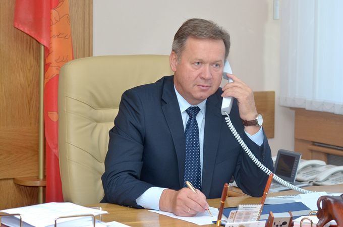 Прямую линию провел председатель областного Совета депутатов Игорь Жук Прямую линию провел председатель областного Совета депутатов Игорь Жук