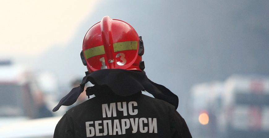 МЧС ликвидировали пожар в торговом центре в Лиде