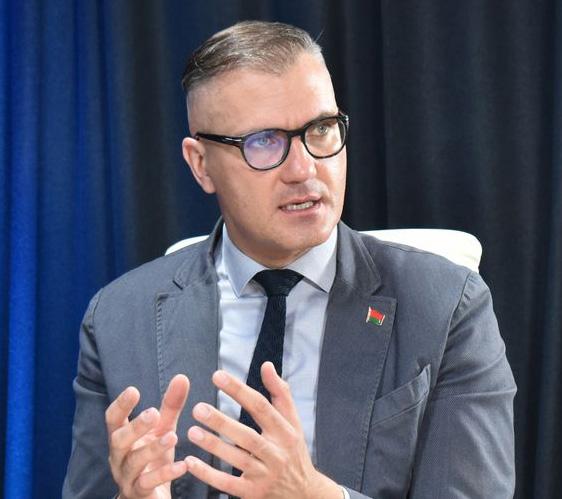 Вадим Гигин: западные СМИ превратились в источники весьма своеобразной пропаганды Вадим Гигин: западные СМИ превратились в источники весьма своеобразной пропаганды