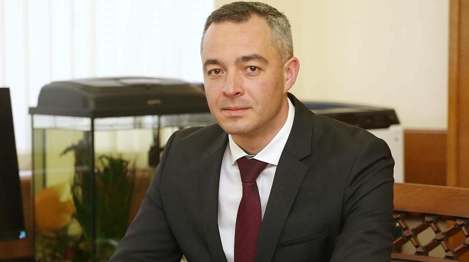 Субботнюю прямую линию с жителями региона провел заместитель председателя облисполкома Виталий Невера