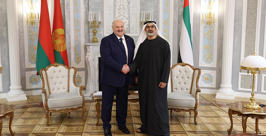 Алексакндр Лукашенко рассчитывает повысить уровень торгово-экономического сотрудничества с ОАЭ Алексакндр Лукашенко рассчитывает повысить уровень торгово-экономического сотрудничества с ОАЭ