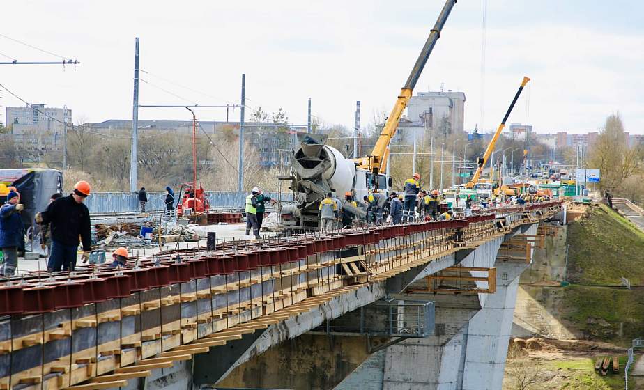 Новый мост планируют открыть 14 апреля Новый мост планируют открыть 14 апреля