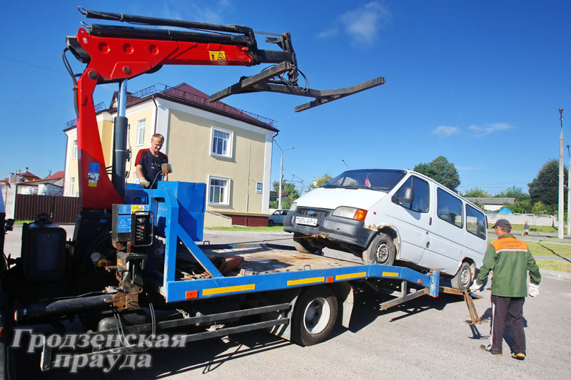 В Гродно каждый день в ГАИ поступают обращения граждан по поводу брошенных авто В Гродно каждый день в ГАИ поступают обращения граждан по поводу брошенных авто