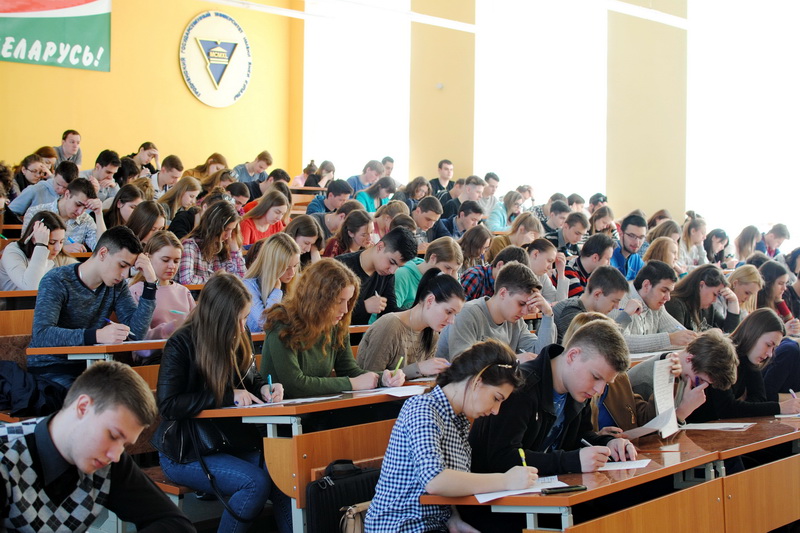 Почти 21 тысячу тестов напишут абитуриенты в этом году на Гродненщине