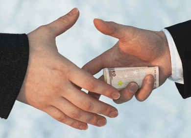Специалист стеклозавода «Неман» пытался получить взятку в 70 миллионов рублей Специалист стеклозавода «Неман» пытался получить взятку в 70 миллионов рублей