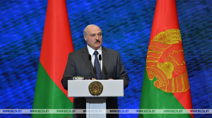 Александр Лукашенко: система образования является важнейшей стратегической отраслью страны, а не сферой услуг Александр Лукашенко: система образования является важнейшей стратегической отраслью страны, а не сферой услуг