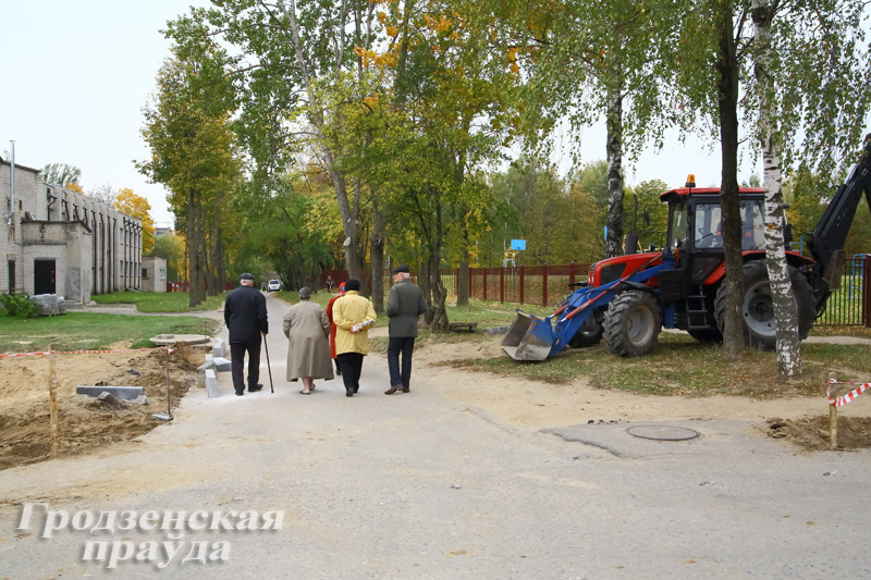 Жильцы двора по улице Соломовой не хотят, чтобы он был сквозным Жильцы двора по улице Соломовой не хотят, чтобы он был сквозным