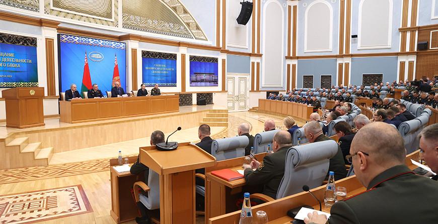 Александр Лукашенко собрал обещанное большое совещание с силовым блоком Александр Лукашенко собрал обещанное большое совещание с силовым блоком