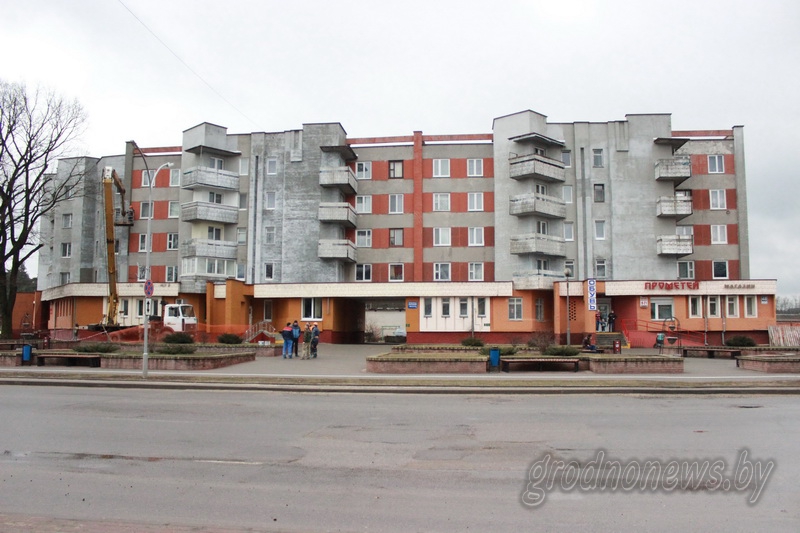 На одной из центральных улиц Мостов – Советской – началось обновление многоэтажной застройки На одной из центральных улиц Мостов – Советской – началось обновление многоэтажной застройки