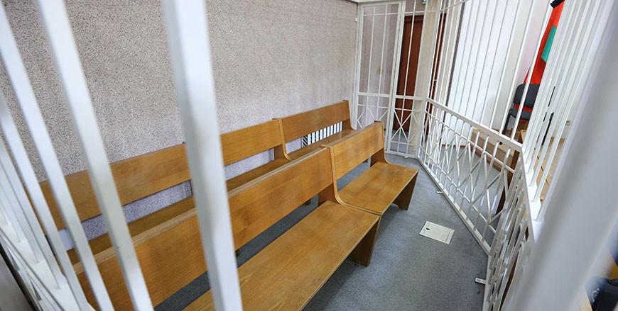 Суд оставил под арестом имущество обвиняемых по делу координационного совета Суд оставил под арестом имущество обвиняемых по делу координационного совета