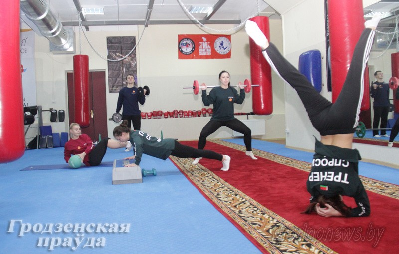«Бойцовский клуб» открылся в кинотеатре "Октябрь" «Бойцовский клуб» открылся в кинотеатре "Октябрь"