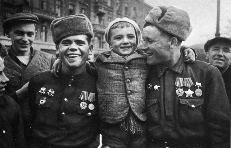 Последние свидетели. Что нынешнее поколение знает о подвиге дедов и прадедов?