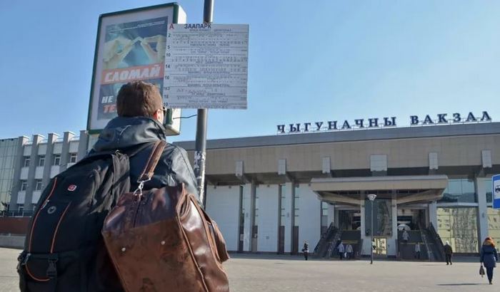 Смотрите шире, не исподлобья. Об уезжающих за границу
