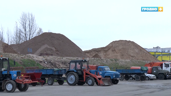 В связи с похолоданием дорожники Гродно перешли на круглосуточное дежурство (+видео) В связи с похолоданием дорожники Гродно перешли на круглосуточное дежурство (+видео)