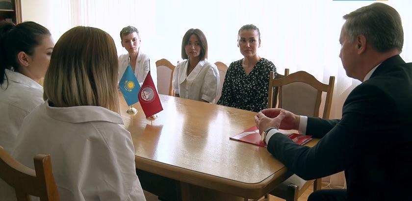 Клинические ординаторы из Казахстана завершили стажировку в Гродно Клинические ординаторы из Казахстана завершили стажировку в Гродно