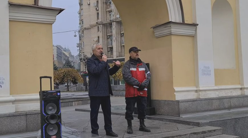 Украинцы на центральной площади Киева провели "Майдан бедности" Украинцы на центральной площади Киева провели "Майдан бедности"