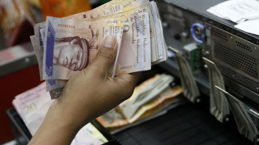 Инфляция в Венесуэле с начала года увеличилась на 1 000%