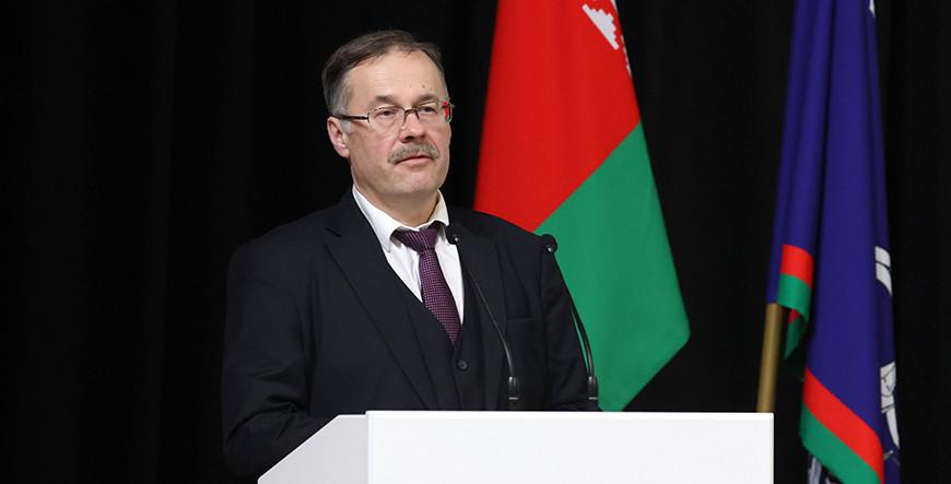 Первый заместитель Председателя Верховного суда Валерий Калинкович: «С начала года в суды Беларуси через систему «Обращения.бел» было подано более 180 электронных обращений» Первый заместитель Председателя Верховного суда Валерий Калинкович: «С начала года в суды Беларуси через систему «Обращения.бел» было подано более 180 электронных обращений»