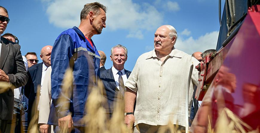 Инспекция в полях, нефтяные горизонты и таинственное интервью. Итоги недели Президента Инспекция в полях, нефтяные горизонты и таинственное интервью. Итоги недели Президента