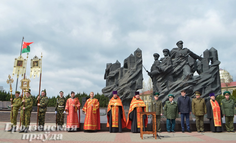 Крестный ход «Церковь и Армия» проходит в Гродно Крестный ход «Церковь и Армия» проходит в Гродно