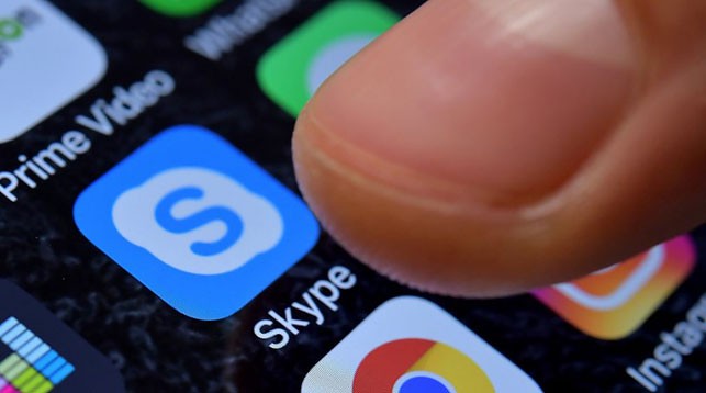 БЖД организовала для пассажиров с нарушениями слуха связь через Skype БЖД организовала для пассажиров с нарушениями слуха связь через Skype