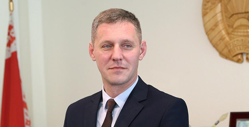 Министр архитектуры и строительства Руслан Пархамович посетил ОАО "Стеклозавод "Неман" Министр архитектуры и строительства Руслан Пархамович посетил ОАО "Стеклозавод "Неман"
