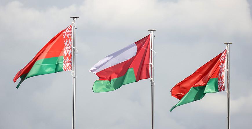 Лидеры Беларуси и Омана продолжили начатое накануне общение в домашней обстановке