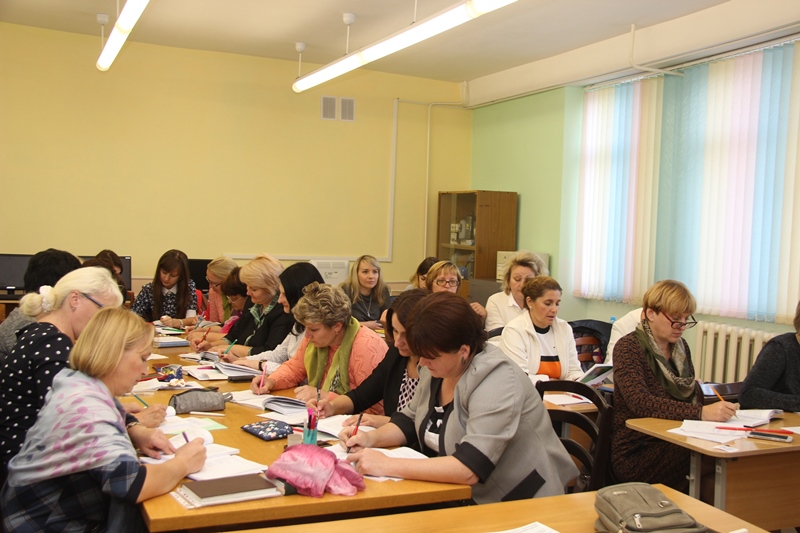 За парты селі настаўнікі. У Ашмянах правялі семінар-практыкум па падрыхтоўцы вучняў да алімпіяд За парты селі настаўнікі. У Ашмянах правялі семінар-практыкум па падрыхтоўцы вучняў да алімпіяд