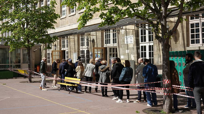 Явка на президентских выборах во Франции составила 65%