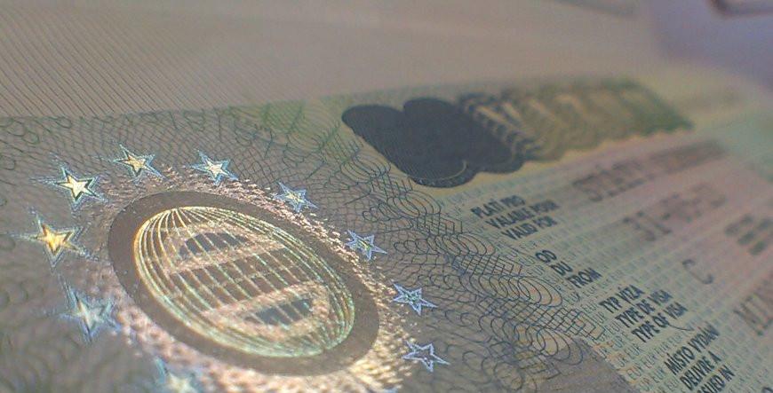 В Латвии предложили не давать долгосрочные визы белорусам и россиянам В Латвии предложили не давать долгосрочные визы белорусам и россиянам