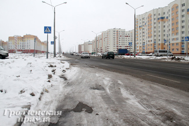 Выпавший в Гродно снег, снова доставил неприятности водителям (ФОТО) Выпавший в Гродно снег, снова доставил неприятности водителям (ФОТО)