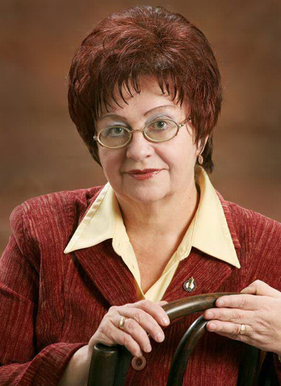 «Знакомые поздравляли меня моими же стихами, не зная, кто их автор». Интервью с председателем Гродненского областного отделения Союза писателей Беларуси Людмилой Кебич