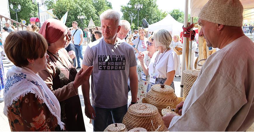 Фотофакт: Анатолий Маркевич в фестивальном Витебске