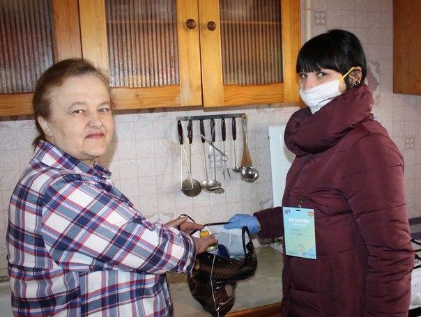 Помощь пожилым людям в доставке продуктов и рецептов на лекарства. Как в регионе работают молодежные «горячие линии» Помощь пожилым людям в доставке продуктов и рецептов на лекарства. Как в регионе работают молодежные «горячие линии»