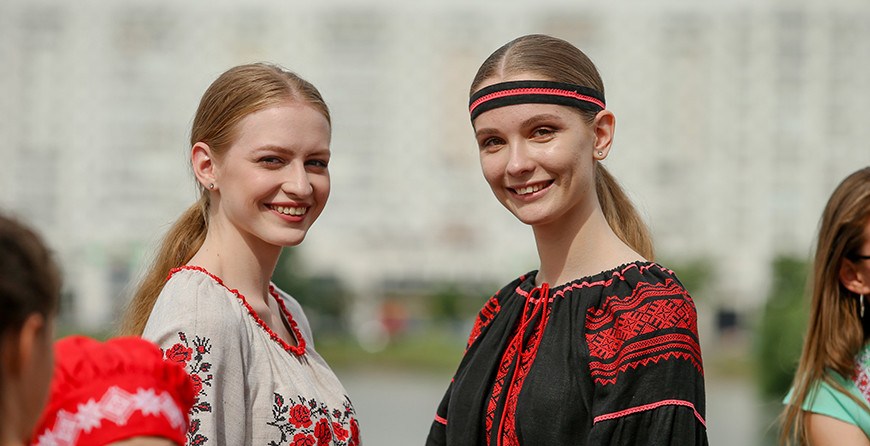 Фотоконкурс "Сэлфі&фота з вышыванкай" стартует в Беларуси 1 июня Фотоконкурс "Сэлфі&фота з вышыванкай" стартует в Беларуси 1 июня