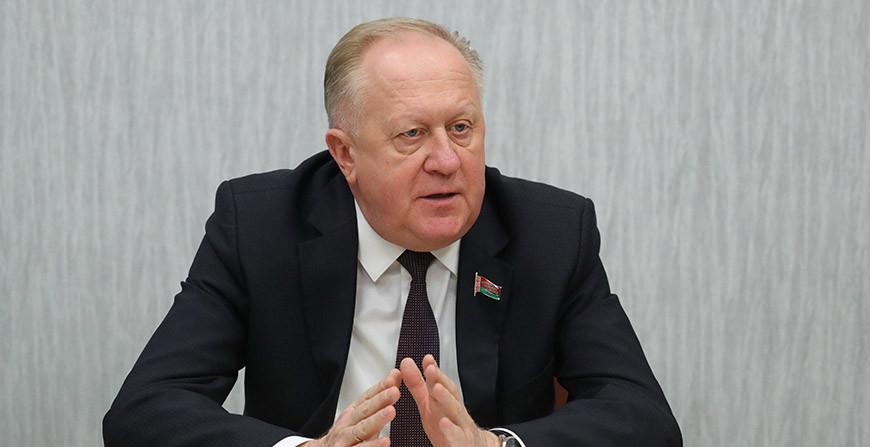 СМИ должны больше писать о проблемах, которые власть знает и решает - Виктор Лискович СМИ должны больше писать о проблемах, которые власть знает и решает - Виктор Лискович