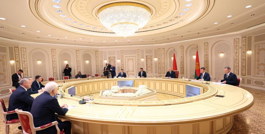 Александр Лукашенко: Беларусь готова нарастить поставки в Астраханскую область, чтобы сбалансировать торговое сальдо