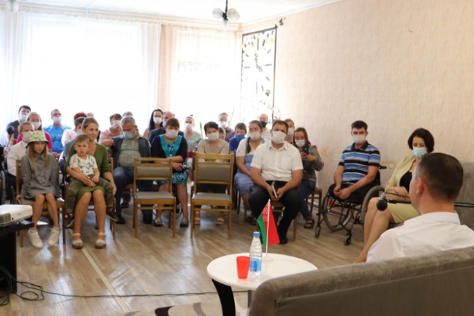 В рамках реализации проекта «Дети Беларуси ветеранам и будущим поколениям» Мостовщину посетил паралимпиец Алексей Талай В рамках реализации проекта «Дети Беларуси ветеранам и будущим поколениям» Мостовщину посетил паралимпиец Алексей Талай